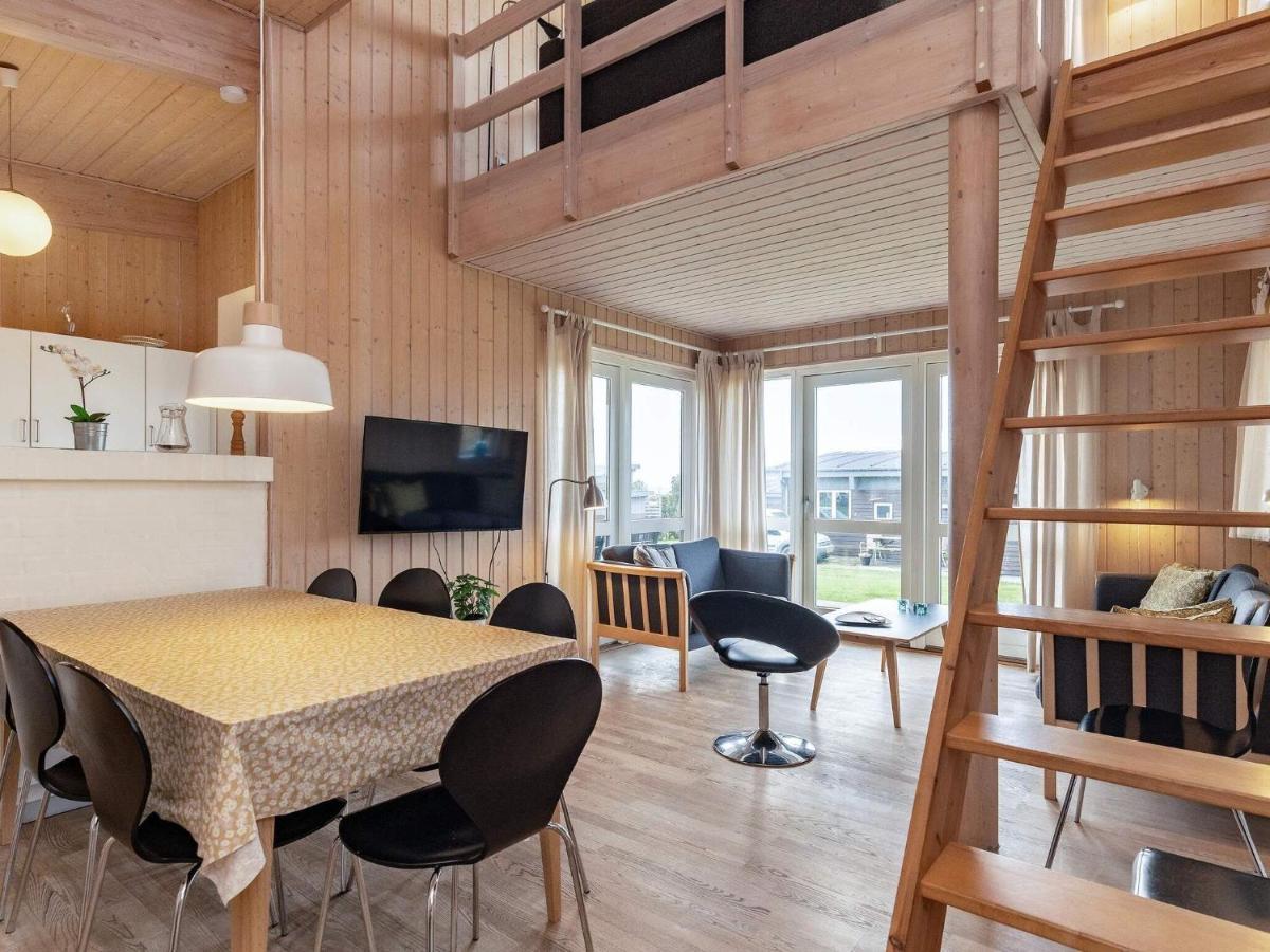 8 Person Holiday Home In Fåborg Esterno foto