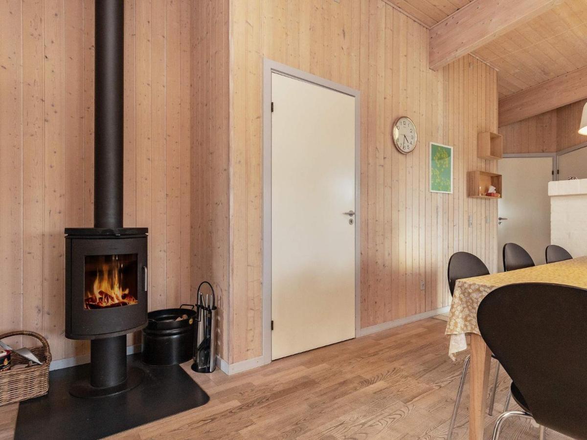 8 Person Holiday Home In Fåborg Esterno foto