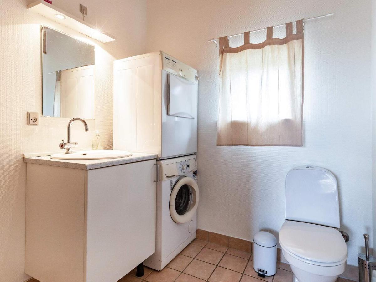 8 Person Holiday Home In Fåborg Esterno foto