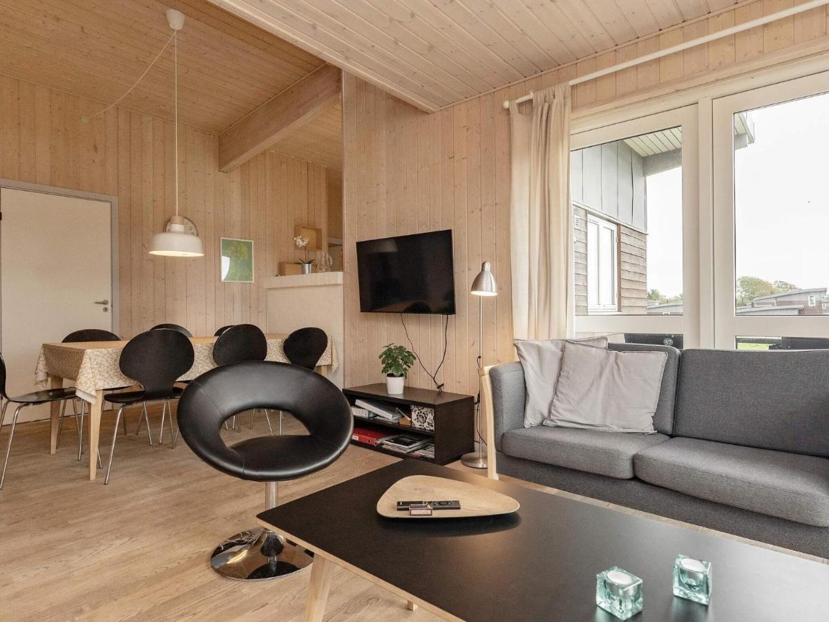 8 Person Holiday Home In Fåborg Esterno foto